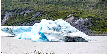 Train ride and rafting or kayaking at Spencer Glacier Whistle Stop